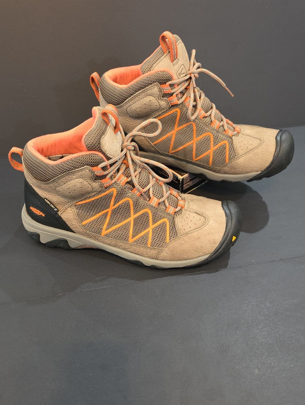 KEEN Verdi II Mid Women's Tan and Orange Lace-Up Hiking Boots Size 9